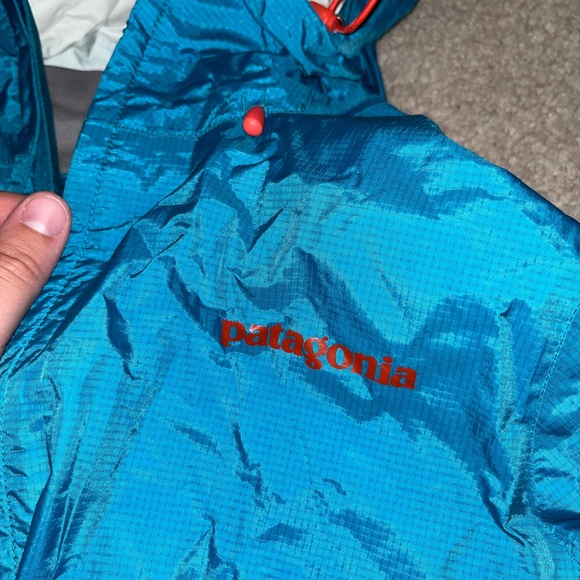 Patagonia Women's Teal Rain Jacket - Picture 4 of 5